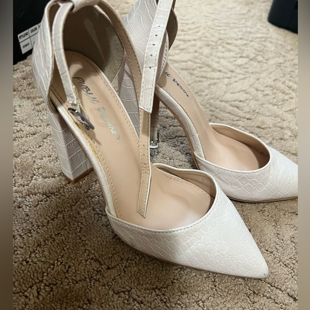 Women’s shoes